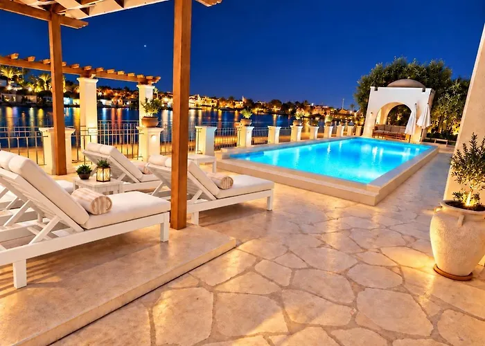 Beachfront - Heated Pool - Hill - Elgouna Ferienhaus *